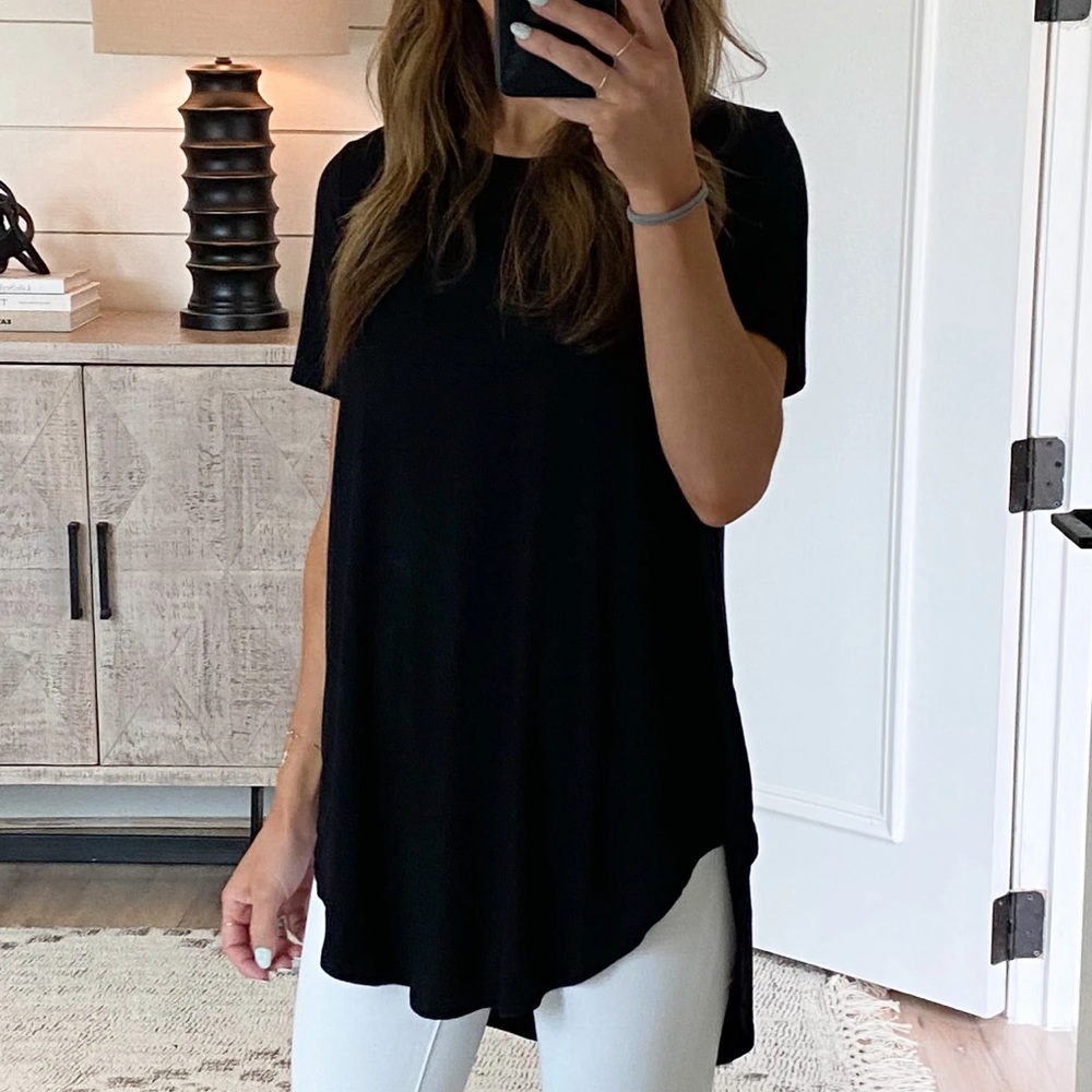Scoop hem tee